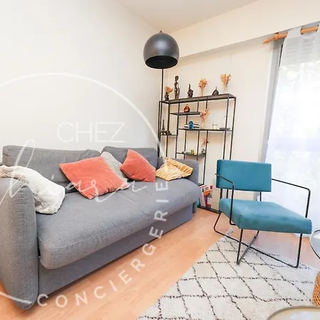Comfortable & Bright Flat Canal St Martin For 4 Pp