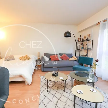 Comfortable & Bright Flat Canal St Martin For 4 Pp *